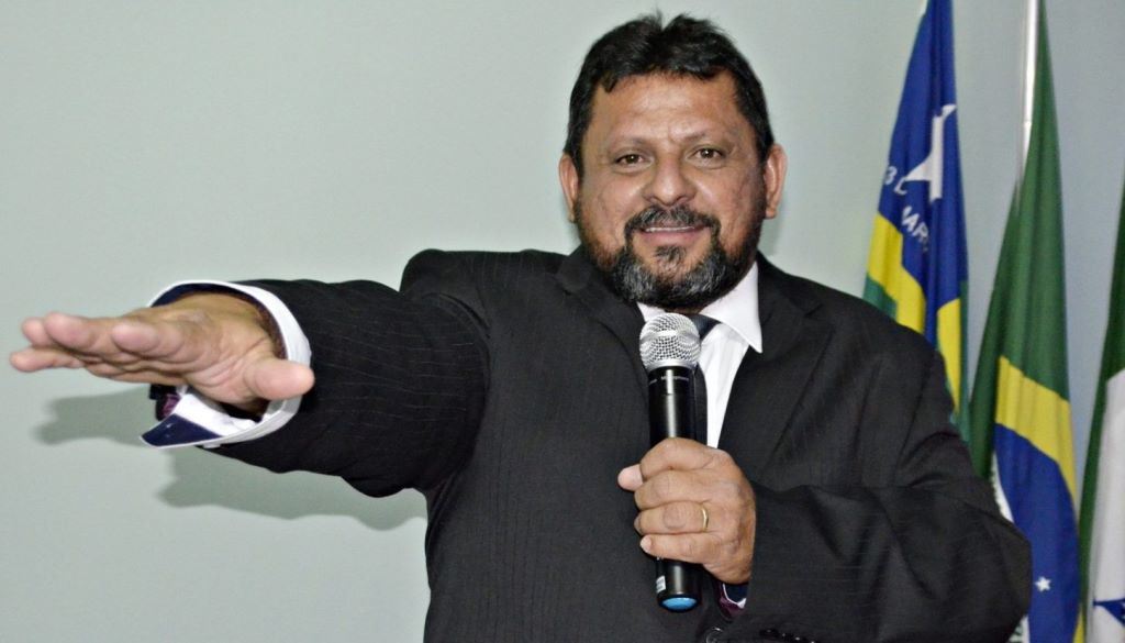 Prefeito Ademar Carvalho gasta mais de 80 mil em aniversário da cidade