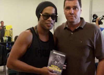 Ronaldinho Gaúcho e Gutemberg Fonseca