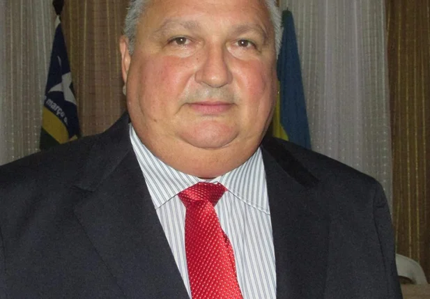 Dr. Alcione, prefeito de Lagoinha do Piauí