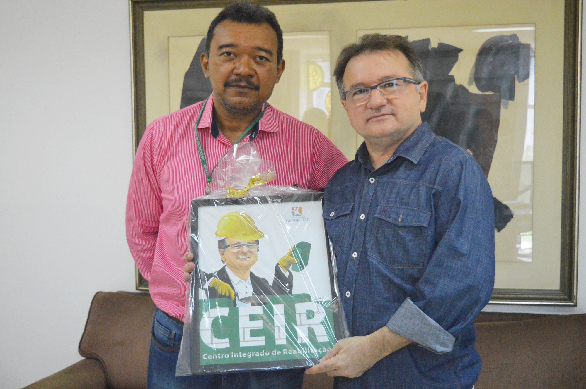 Merlong recebe homenagem
