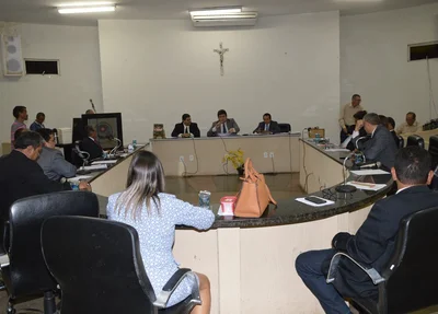 Câmara aprova projeto que aumenta taxa de iluminação pública