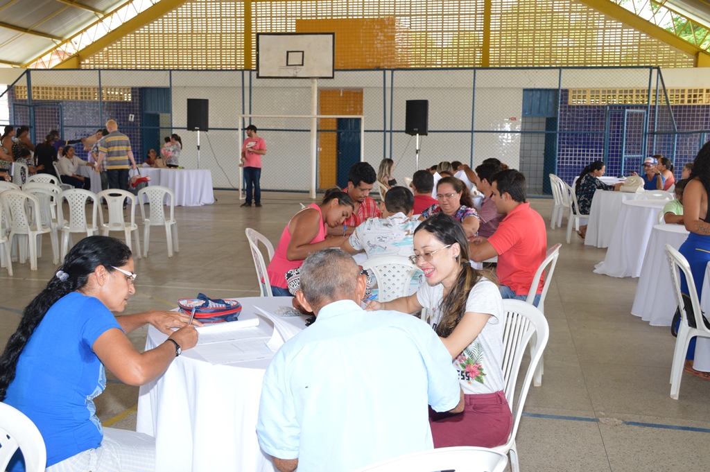 Contemplados do Lousinho Monteiro assinam contratos