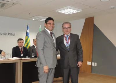 Firmino Filho recebe homenagem