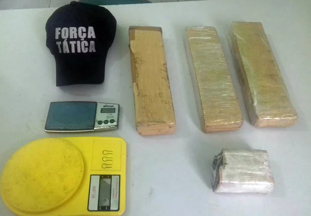 Material apreendido na Nova Brasília 