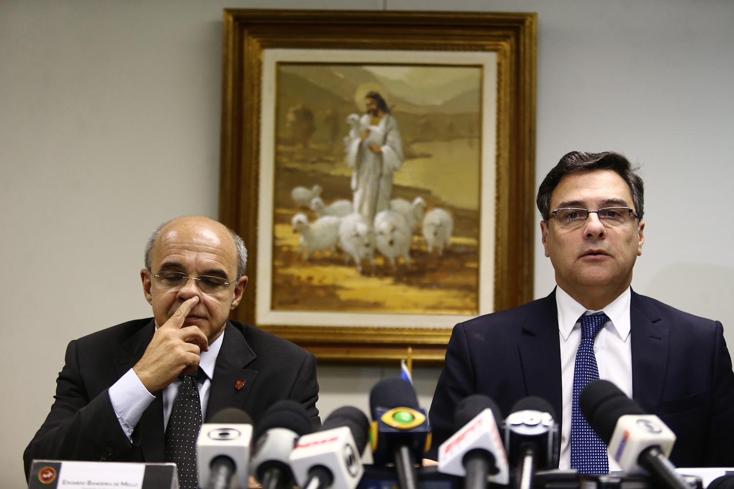 Presidente do Flamengo, Bandeira de Melo, à esquerda