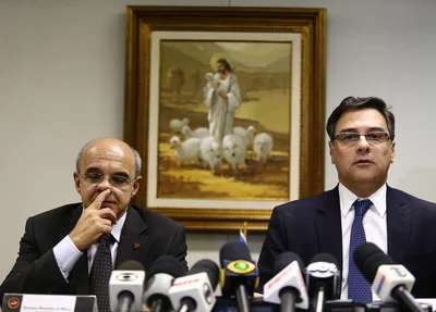 Presidente do Flamengo, Bandeira de Melo, à esquerda