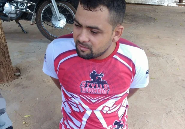 Jailson José Araújo,26 anos, foragido da Major César 
