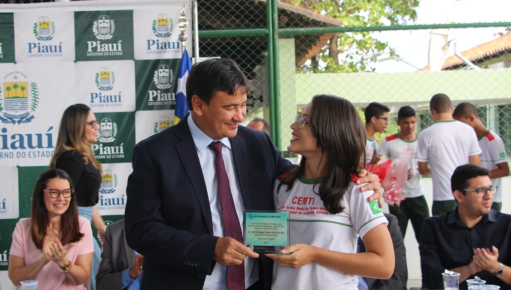 Wellington Dias homenageado na solenidade