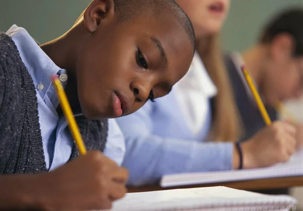 Metade dos brasileiros só tem ensino fundamental, diz IBGE