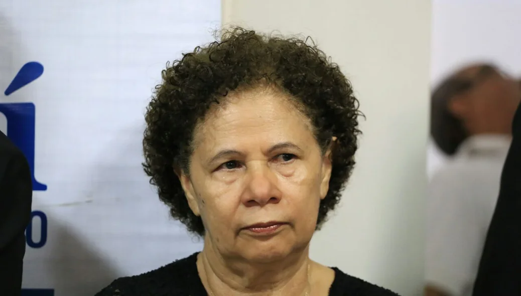 Senadora Regina Sousa