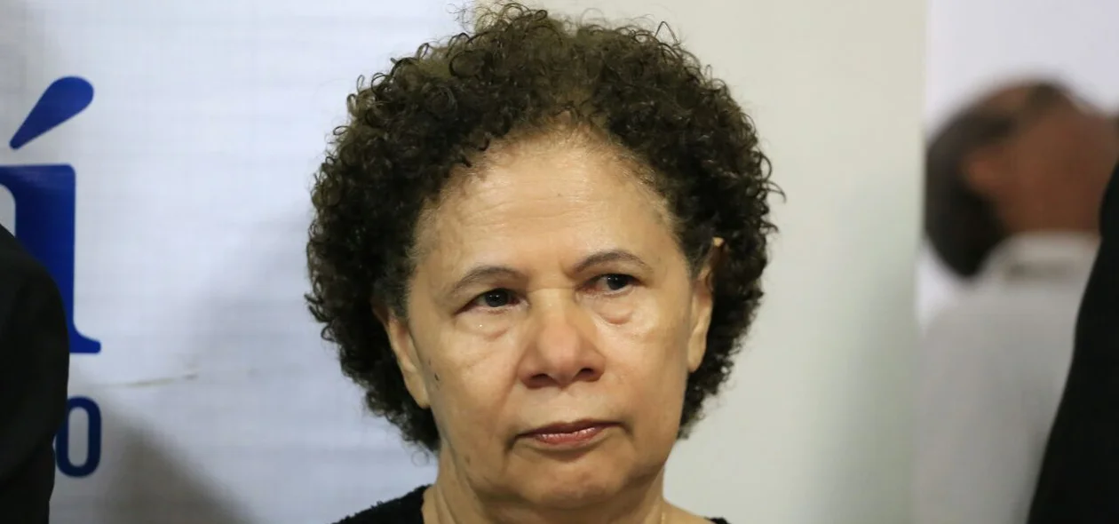 Senadora Regina Sousa