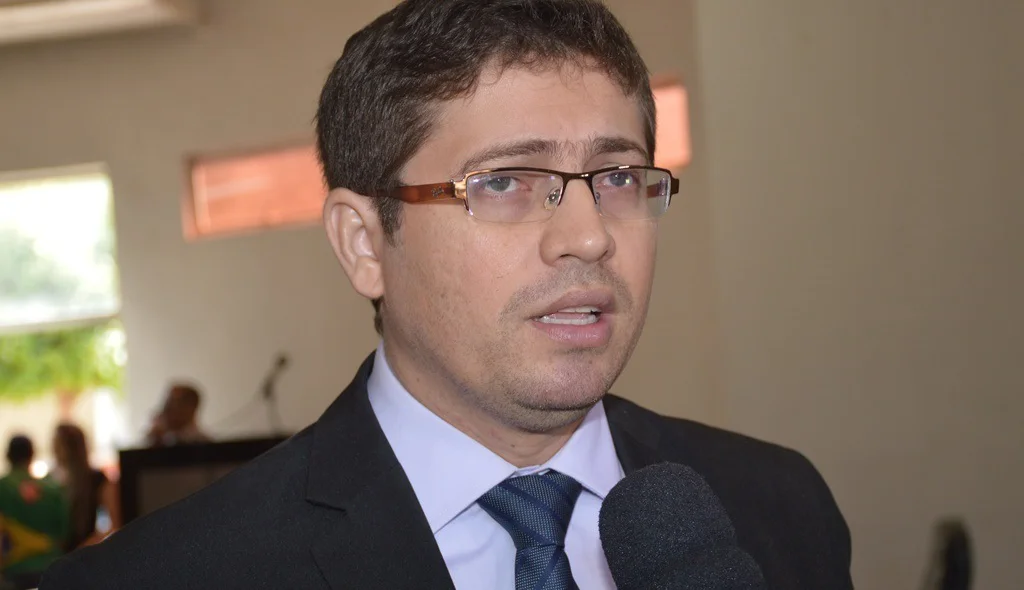 Presidente da OAB Subsecção de Picos.