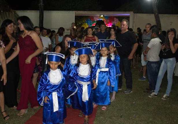 Cocal realiza colação de grau dos alunos do Ensino Infantil 