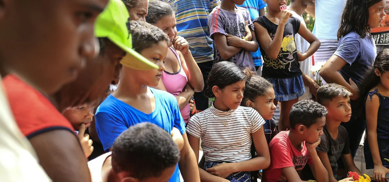 Familiares e amigos da vítima 