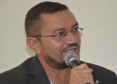 Prefeito de Picos diz que não autorizou aumento na taxa de iluminação pública