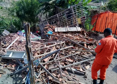 Casa ficou totalmente destruída