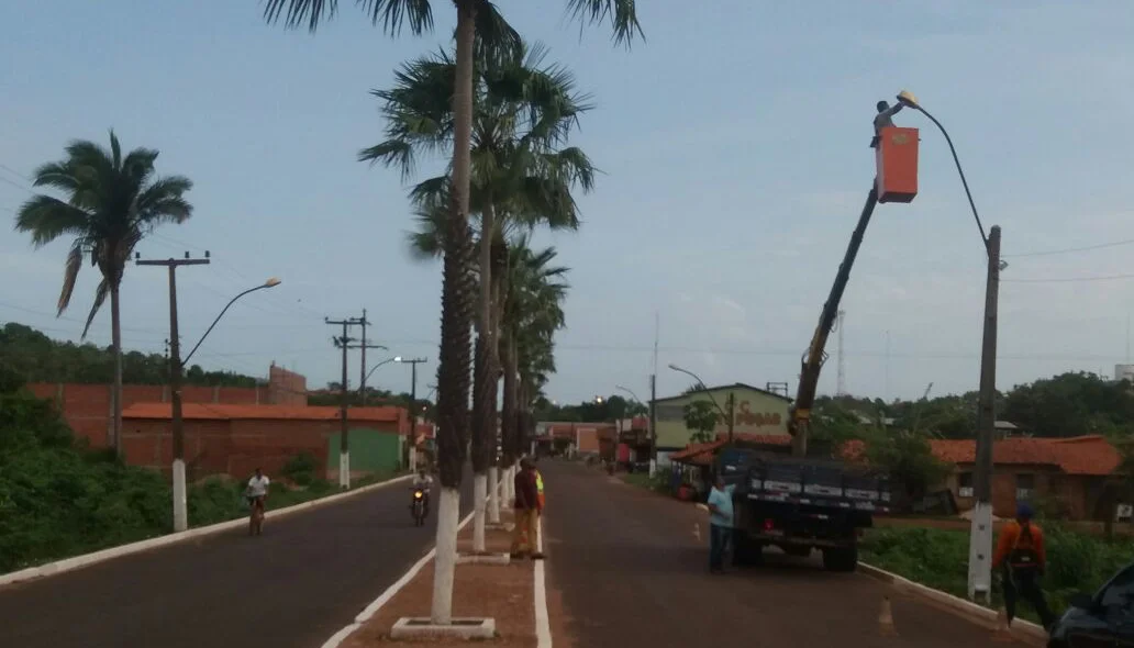 Homens trabalhando para garantir segurança