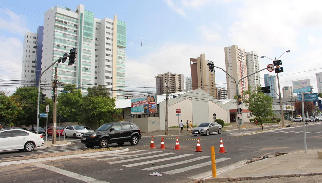 Acidente aconteceu no cruzamento das avenidas Jóquei Clube e Irapuan