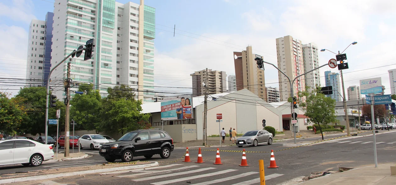 Acidente aconteceu no cruzamento das avenidas Jóquei Clube e Irapuan