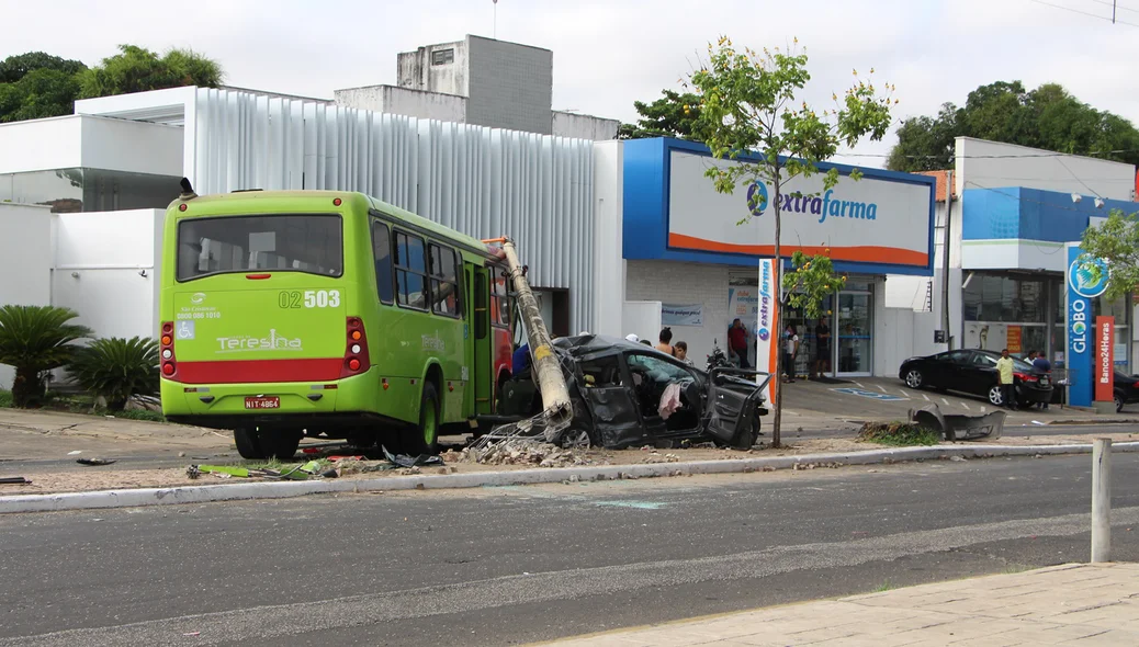 Passageiros tiveram ferimentos leves