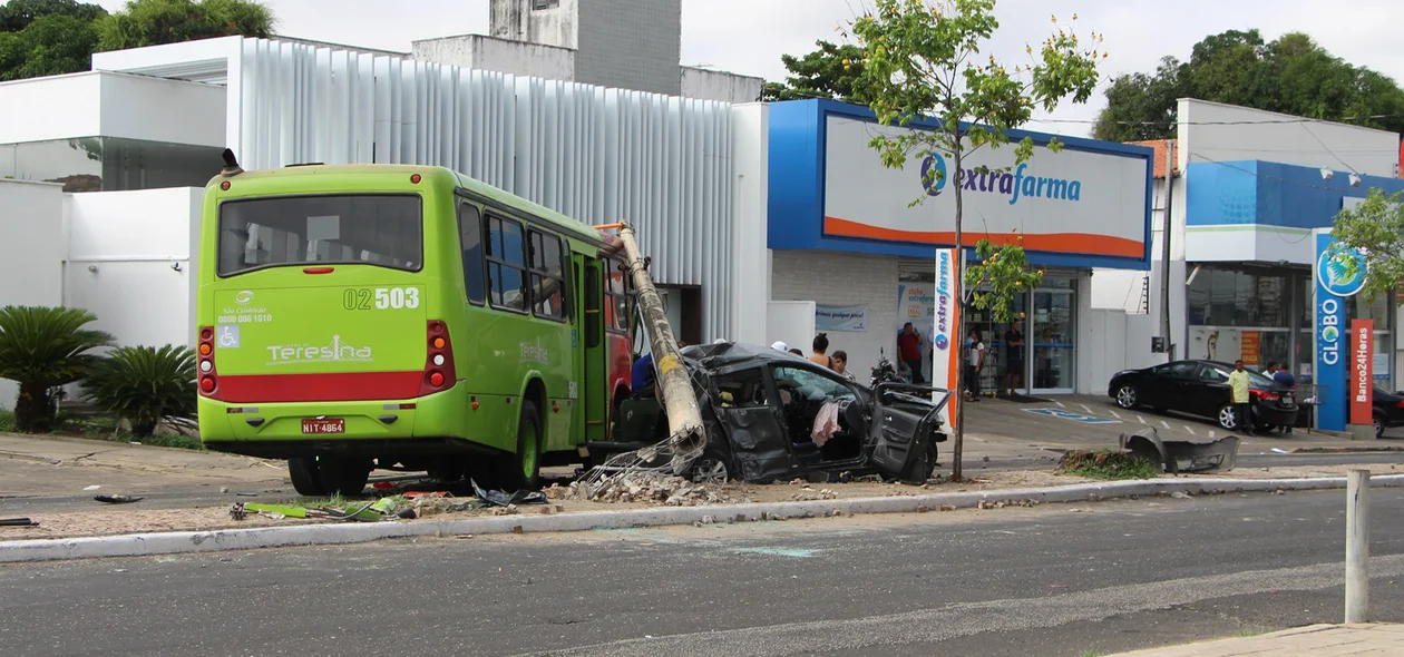 Passageiros tiveram ferimentos leves