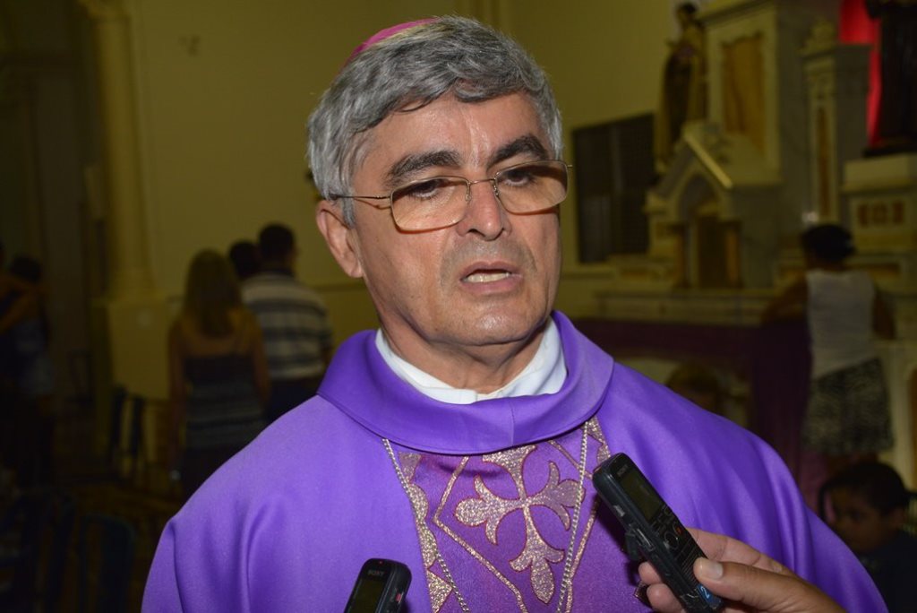 Dom Plínio mantém Padre Chiqiuinho na Paróquia Nossa Senhora dos Remédios
