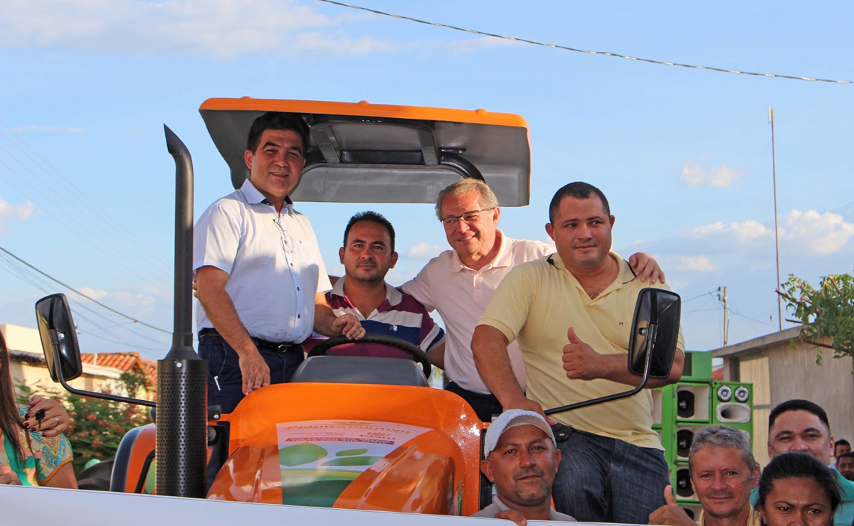 Governo beneficia 5.000 famílias com kits de mecanização em Ipiranga do Piauí