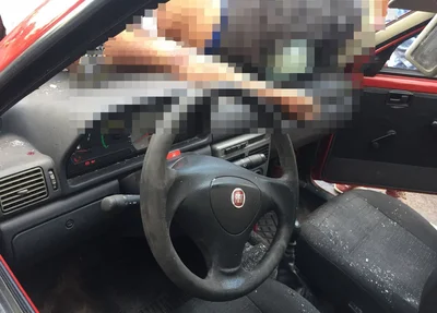 Motoqueiro foi parar no para-brisa do carro