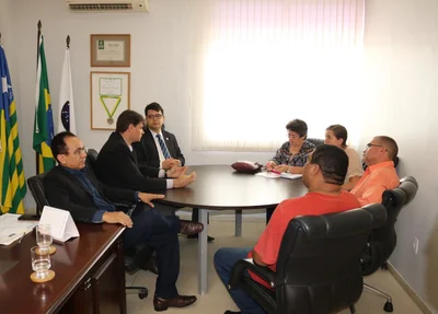 Mãe de Emily pede apoio da OAB-PI para revogação de portaria expedida pela PM