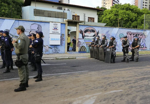 Reunião para reajuste da passagem de ônibus 