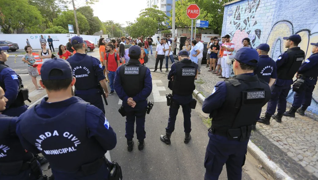 Guarda Municipal na reunião para reajuste da passagem de ônibus 