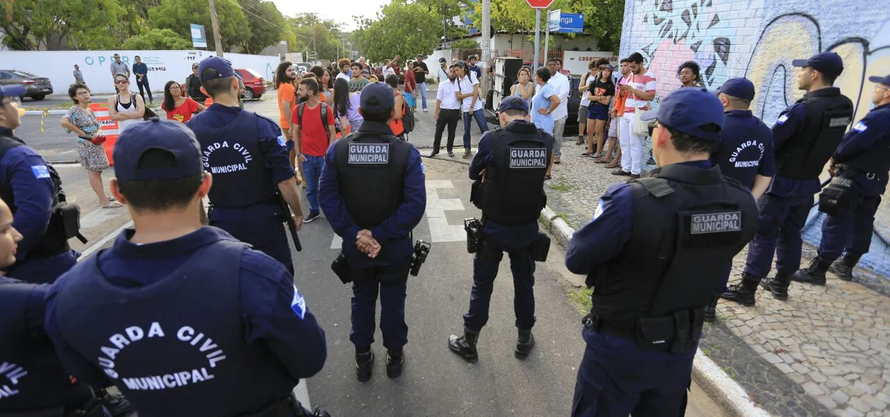 Guarda Municipal na reunião para reajuste da passagem de ônibus 