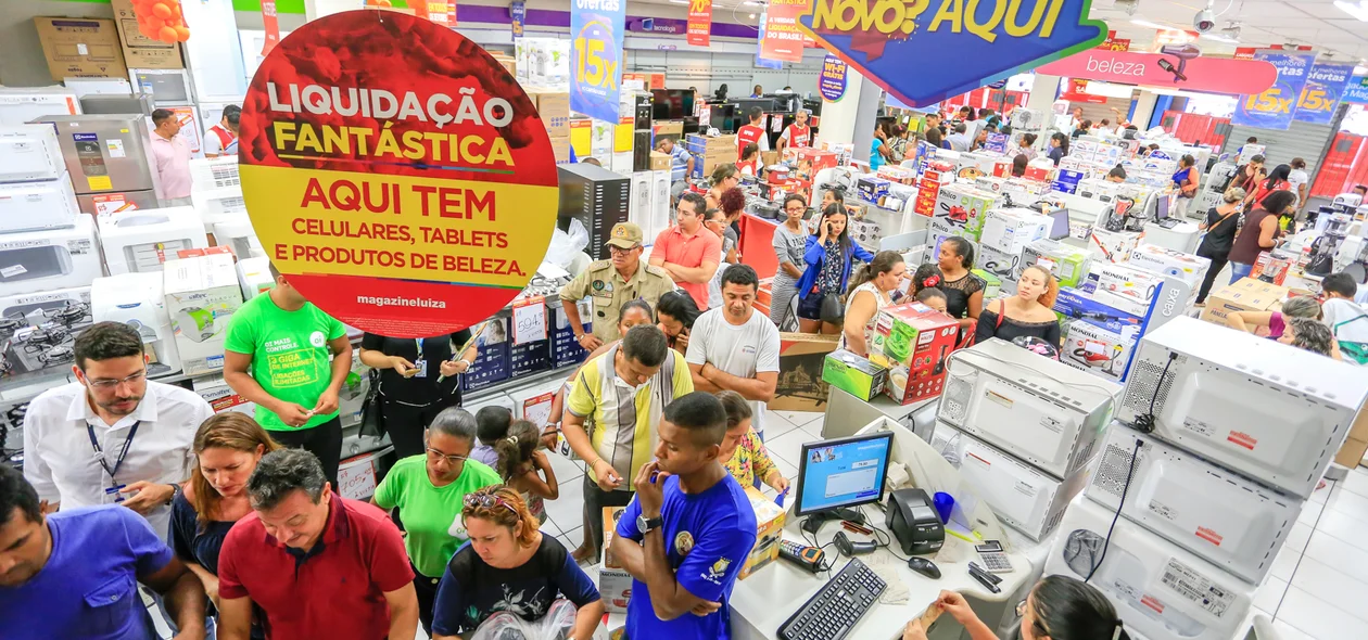 Grande movimentação no centro de Teresina