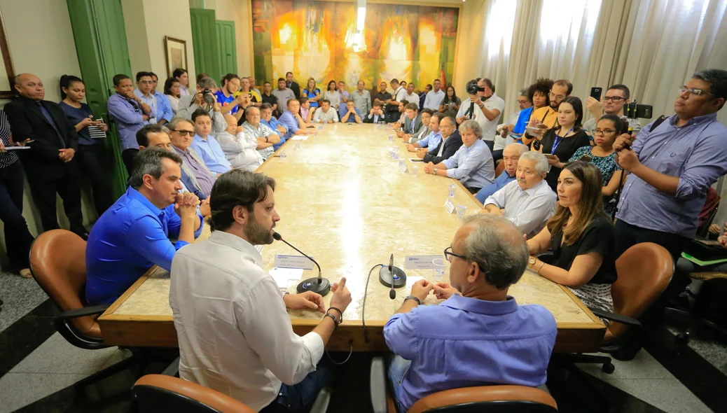 Reunião para liberação de recursos no Palácio da Cidade 