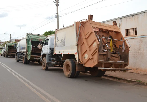 Caminhões coletes de lixo custam R$ 68 mil mensais aos cofres públicos