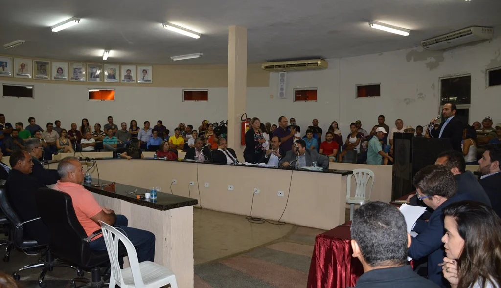 Debates demoraram mais de duas horas