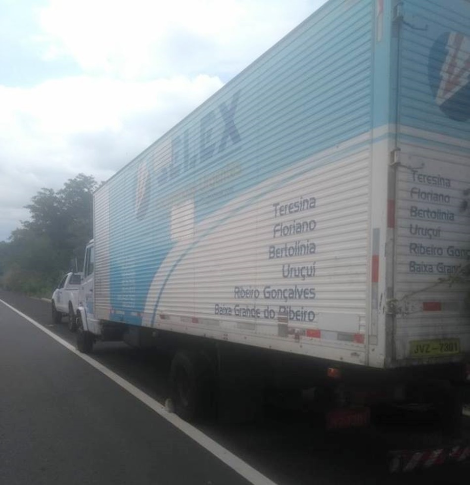 Caminhão conduzido pela vítima do assalto