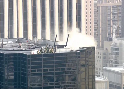 Incêndio atinge o topo da Trump Tower 