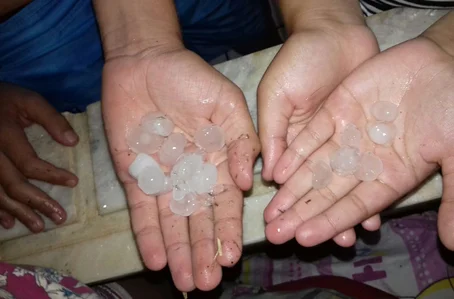 Santa Cruz do Piauí registra chuva de granizo