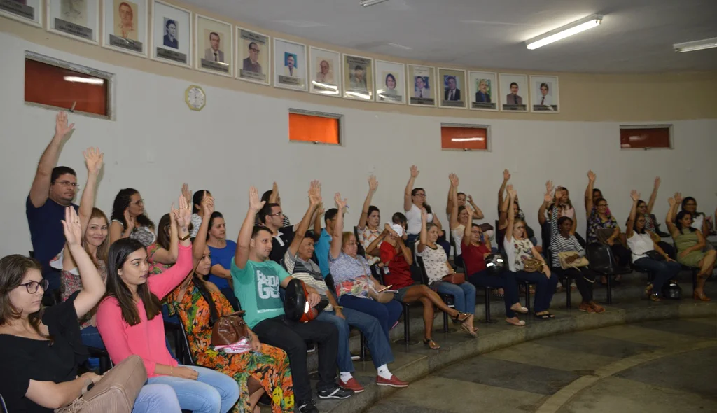 Decisão pela greve foi tomada em assembleia ontem a tarde