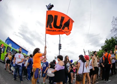 Manifestação contra o aumento da passagem na Frei Serafim 