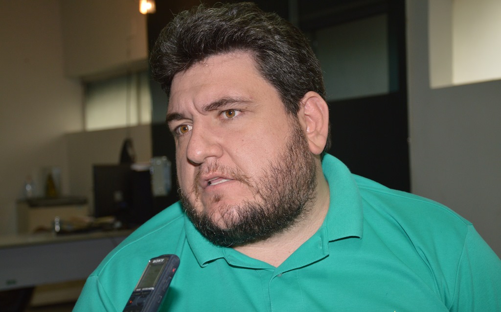 Presidente da Câmara defende solução para o impasse