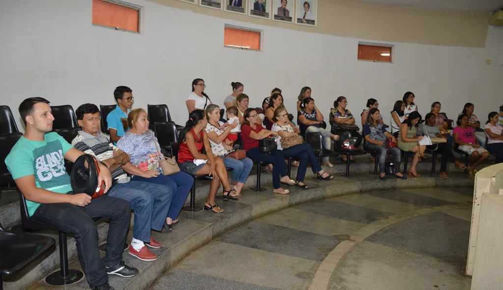 Servidores apoiam movimento grevista