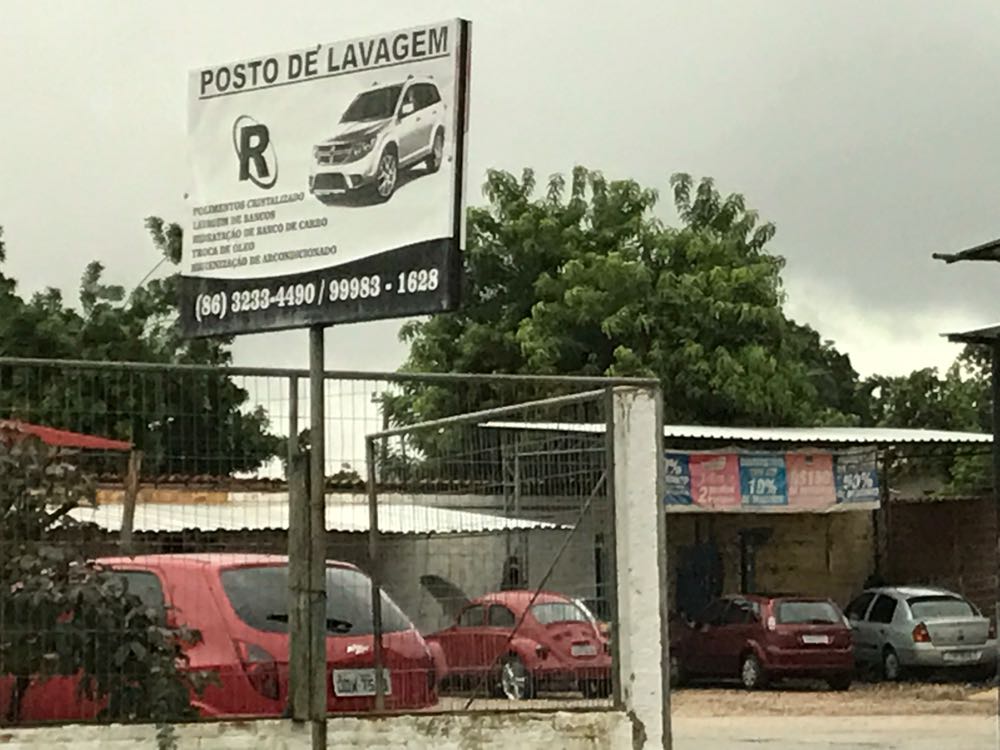 Telefones que constam nos recibos são os mesmos que aparecem na placa