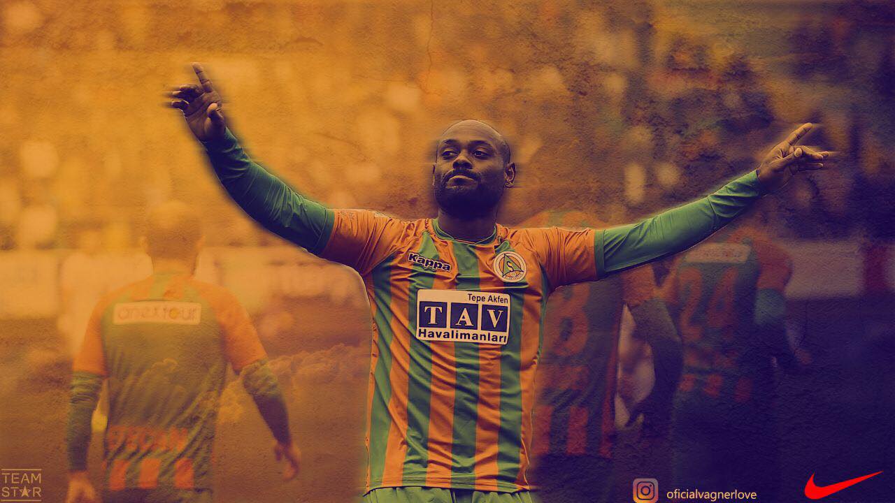 Jogador Vágner Love 