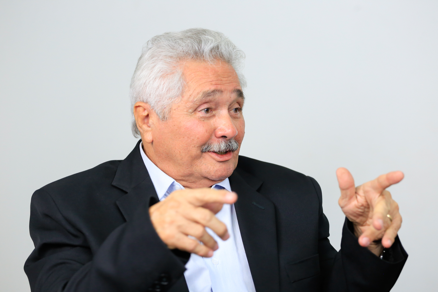 Elmano Férrer 