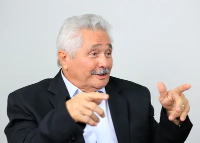 Elmano Férrer 
