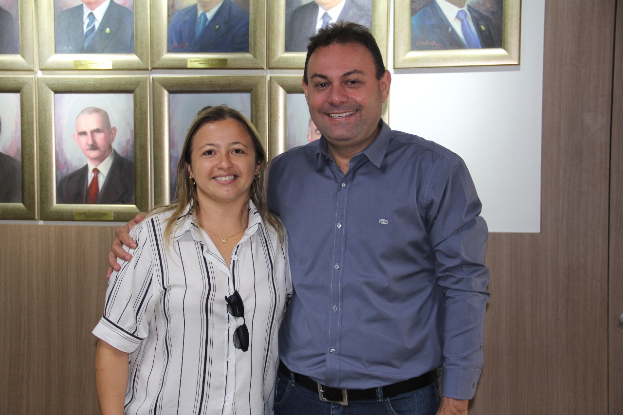 Jeová Alencar e Nayla Barbosa 