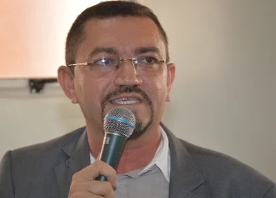 Padre Walmir contrata cinco caminhões coletores por mais de R$ 800 mil ao ano