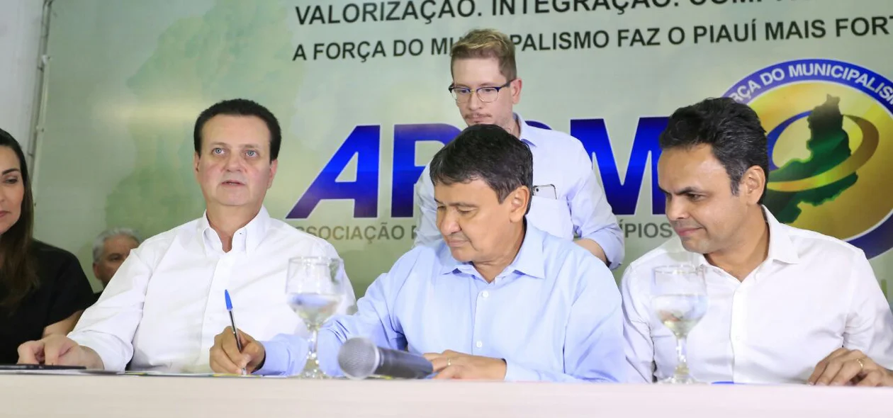 Wellington Dias assina convênio